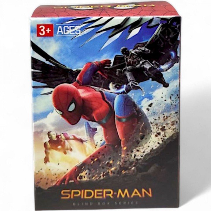 Іграшка-сюрприз фігурка "Супергерої", 3 картки