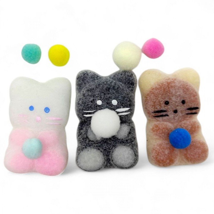 Антистреси таба "Котики пухнасті з кульками" 5 см (3 штуки)