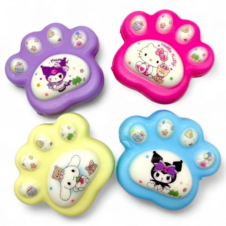 Сквіш "Лапка з персонажами" 8 см (мікс видів)