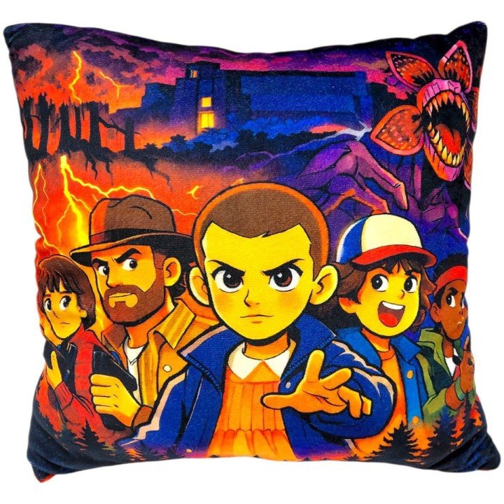 Подушка з принтом "Дивні дива" 30х30 см