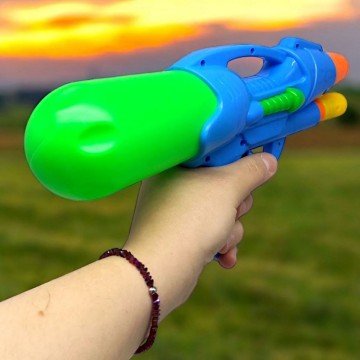 Фото1.Водний пістолет синій