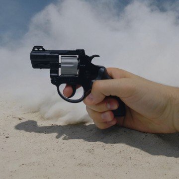 Фото1.Ігровий револьвер з пістонами