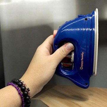 Фото1.Праска іграшкова з вібрацією 