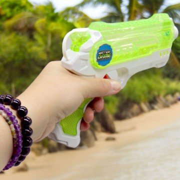 Фото1.Водний пістолет, пластиковий (24 см.), зелений