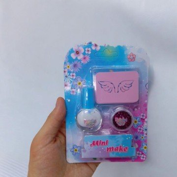 Фото1.Лак дитячий з трафаретами та блискітками