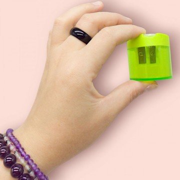 Фото1.Стругачка з контейнером 