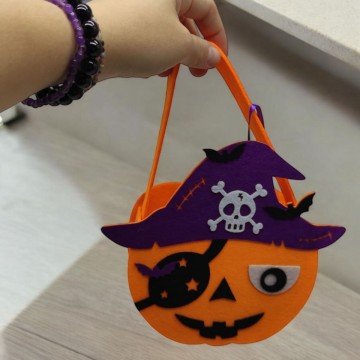 Фото1.Корзинка (сумочка) з фетру 