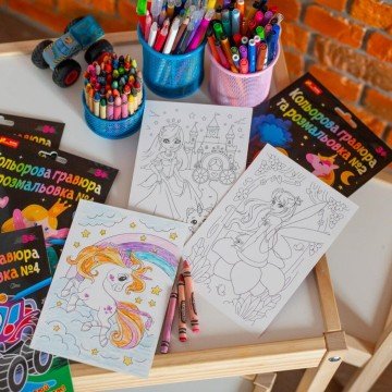 Фото2.Кольорова гравюра та листівка №2