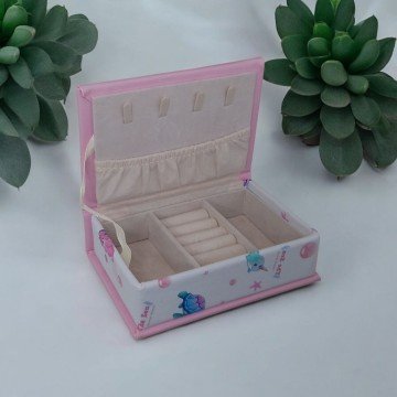 Фото1.Дитяча скринька для прикас 