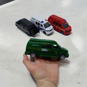 Фото1.Машинка інерційна 