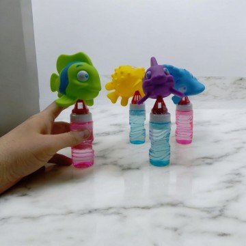 Фото1.Мильні бульбашки з гумовою фігурокою - Рибка жовта