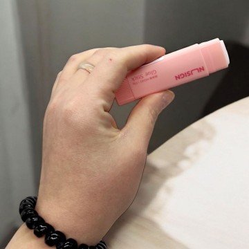 Фото2.Клей-олiвець 