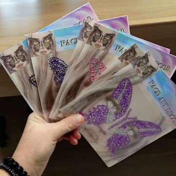 Фото1.Декоративні наліпки для обличчя 