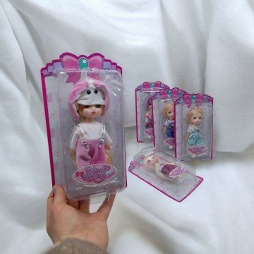 Фото1.Лялька шарнірна 