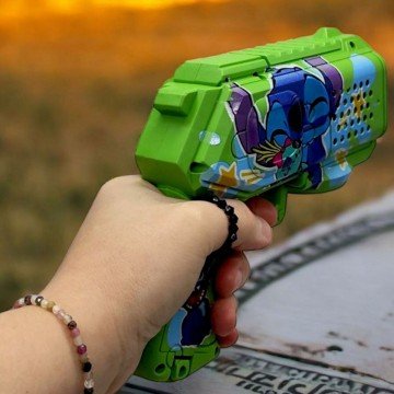 Фото1.Пістолет з мильними бульбашками 