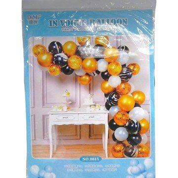 Фото2.Фотозона з повітряних куль - 80шт. = чорні + золоті + білі + 5м стрічка