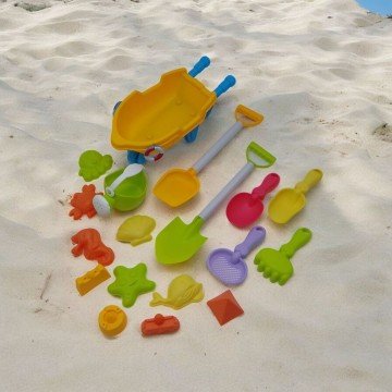 Фото1.Пісочний набір - тачка 25 х 12 х 10 см, граблі, лопатки, сито, лійка, 10 формочок
