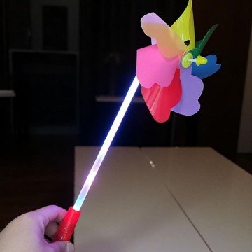 Фото1.Вітрячок (світиться,висота 38 см,1 квітка 18 см)