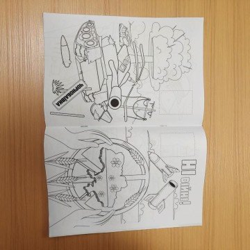 Фото1.Розмальовка з наклейками 