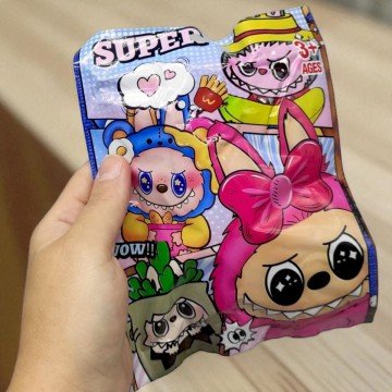 Фото1.Іграшка-сюрприз (Лабубу 10 см брелок+ 3 картки), мікс видів