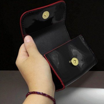 Фото1.Сумочка лакована Дейзі Дак, 11,5 см