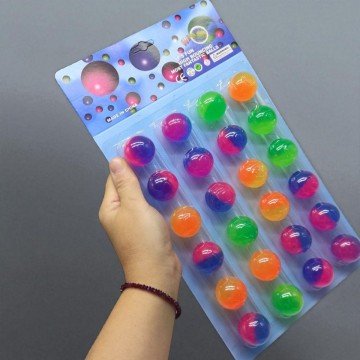 Фото1.Мʼячик-стрибунець (3,2 см) 24 шт на листі