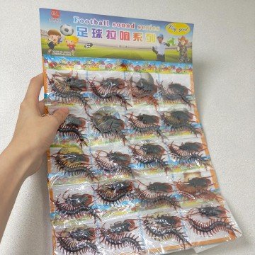 Фото2.Прикол пластиковий Прусак та Сколопендра 4,5 см