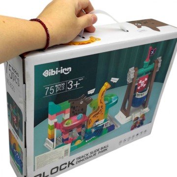 Фото1.Конструктор на 75 деталей, “Динозаври”, фігурки для гри, в коробці