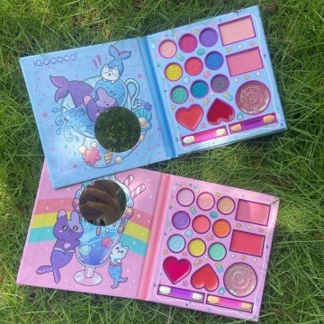 Фото1.Косметика 9 кольорів тіней та аплікатори, румʼяна, блиск для губ, у коробці