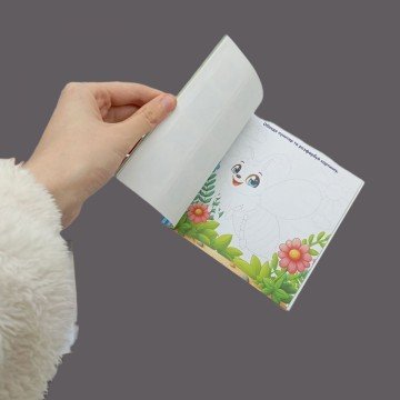 Фото1.Книжка з завданнями (+ наліпки), 10х10 cм