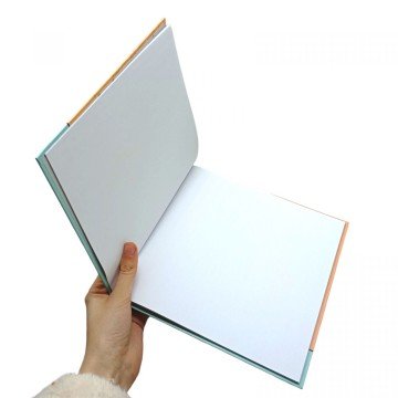 Фото1.Скетчбук  24 аркуші, (ПЕСИК З БАНТОМ)