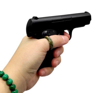 Фото1.Пістолет з металевими деталями (коробка 18*13*4 см)