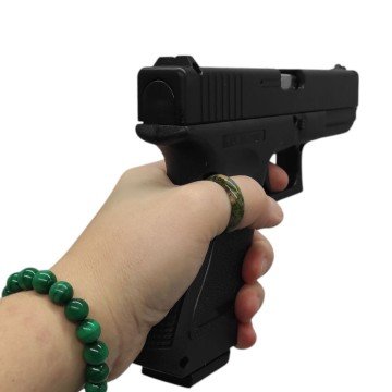 Фото1.Пістолет з металевими деталями (коробка 25*18*4,5 см)