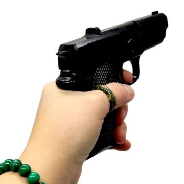 Фото1.Пістолет з металевими деталями (коробка 20*15*4,5 см)