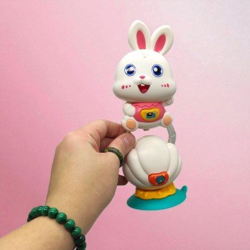 Фото1.Брязкальце на присосці (БДЖІЛКА)