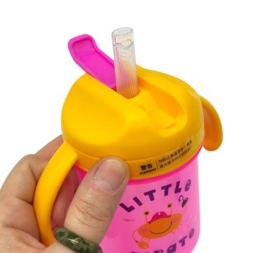 Фото1.Дитячий поїльник з трубочкою, 280 мл (ФІОЛЕТОВИЙ, СИНІ РУЧКИ)