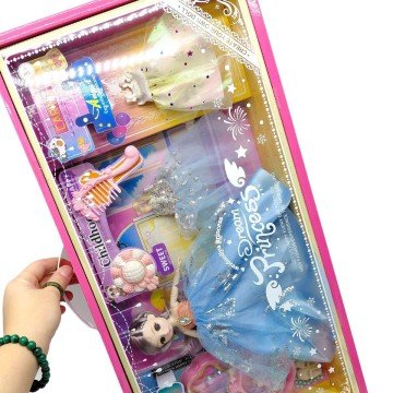 Фото1.Лялька в коробці В (БІЛІЙ) СУКНІ