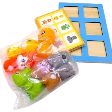 Фото1.Логічна гра (деревʼяна дошка 18х12.5 см, гумові фігурки тваринок, двосторонні картки із комбінаціями