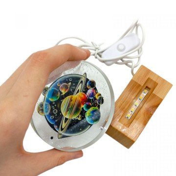 Фото1.Нічник плоский скляний Хлопчик серед планет