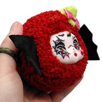 Фото1.Іграшка-брелок мʼяконабивна 