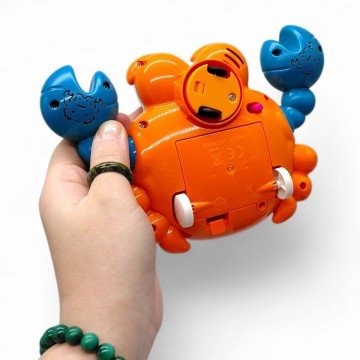 Фото1.Краб танцюючий, на батарейках, в коробці