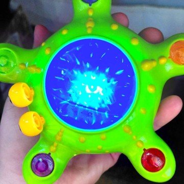 Фото1.Музична зірка (ОЗВУЧУВАННЯ УКР. МОВОЮ, підсвічування, пісенька, колесо вільного ходу)