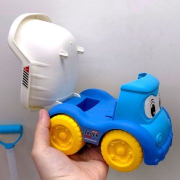 Фото1.Пісочний набір (розмір самоскида 16.5х11.х13 см, висота відра 10 см,  граблі, сито, 4 лопатки, 11 фо