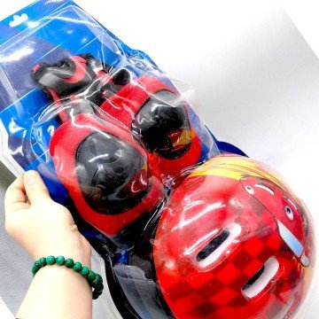 Фото2.Набір захисного спорядження (шолом, наколінники, налокітники, захист долонь) 