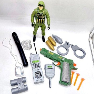 Фото1.Військовий набір SWAT Equipment з фігуркою військового та пістолетом MIC (304701)