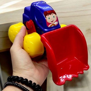 Фото2.Пластикова машинка 