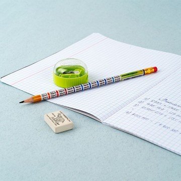 Фото4.Олівець графітний, НВ, гумка, табл. множення