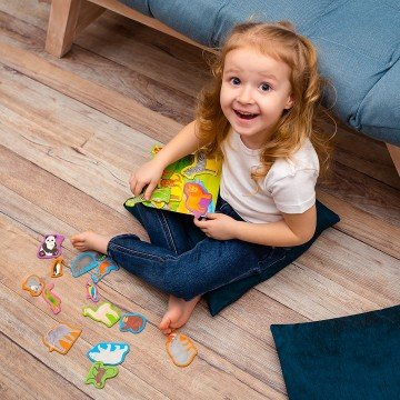 Фото3.Набір магнітів з дошкою 