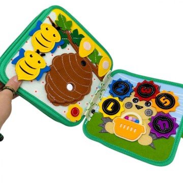 Фото4.Мʼяка книжка-бізіборд 