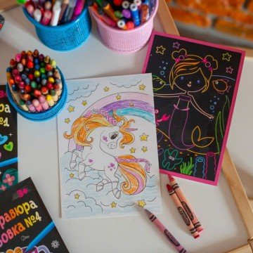 Фото8.Кольорова гравюра та листівка №2